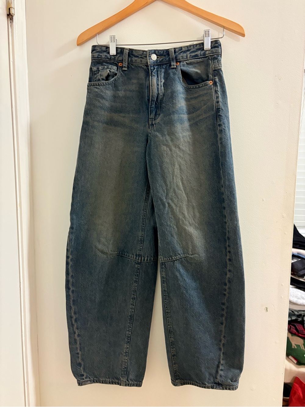 GU Barrel jeans